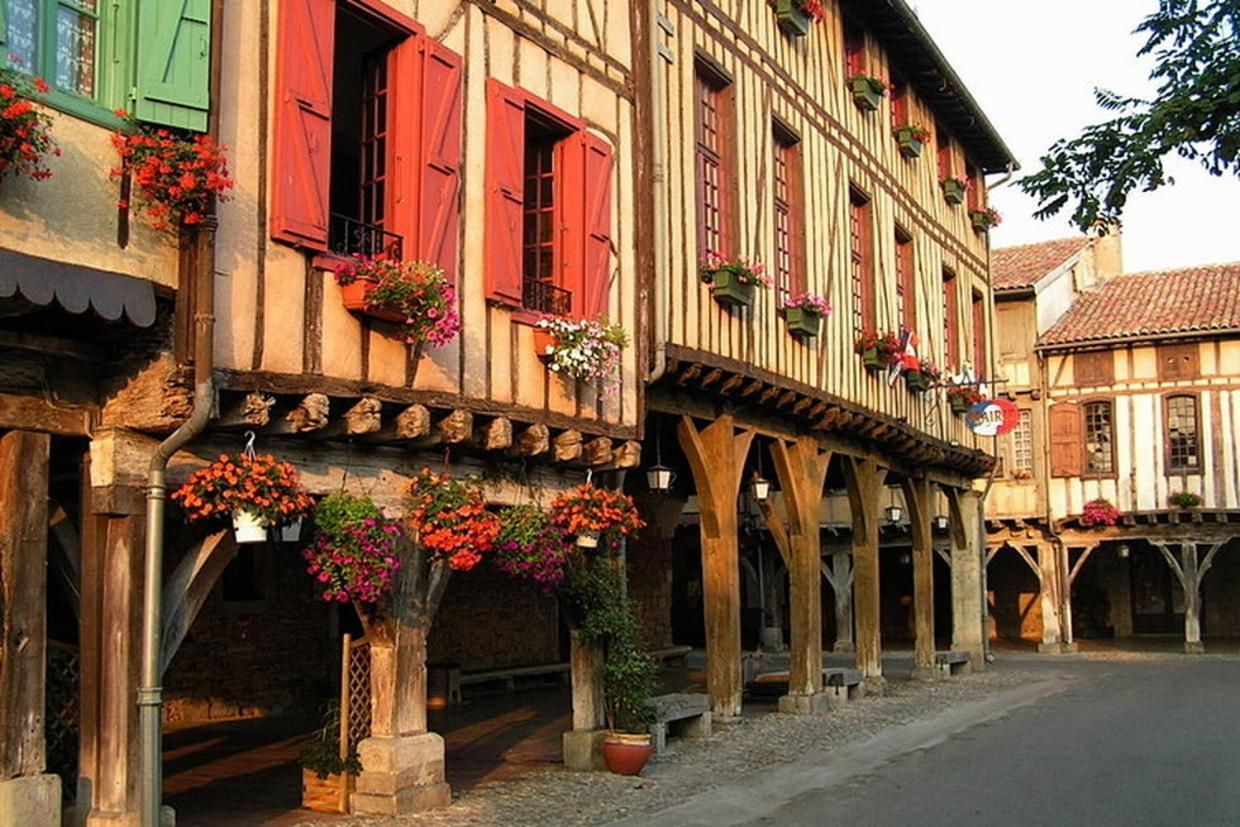 미르포아 Sci Les Remparts De Mirepoix B&B 외부 사진