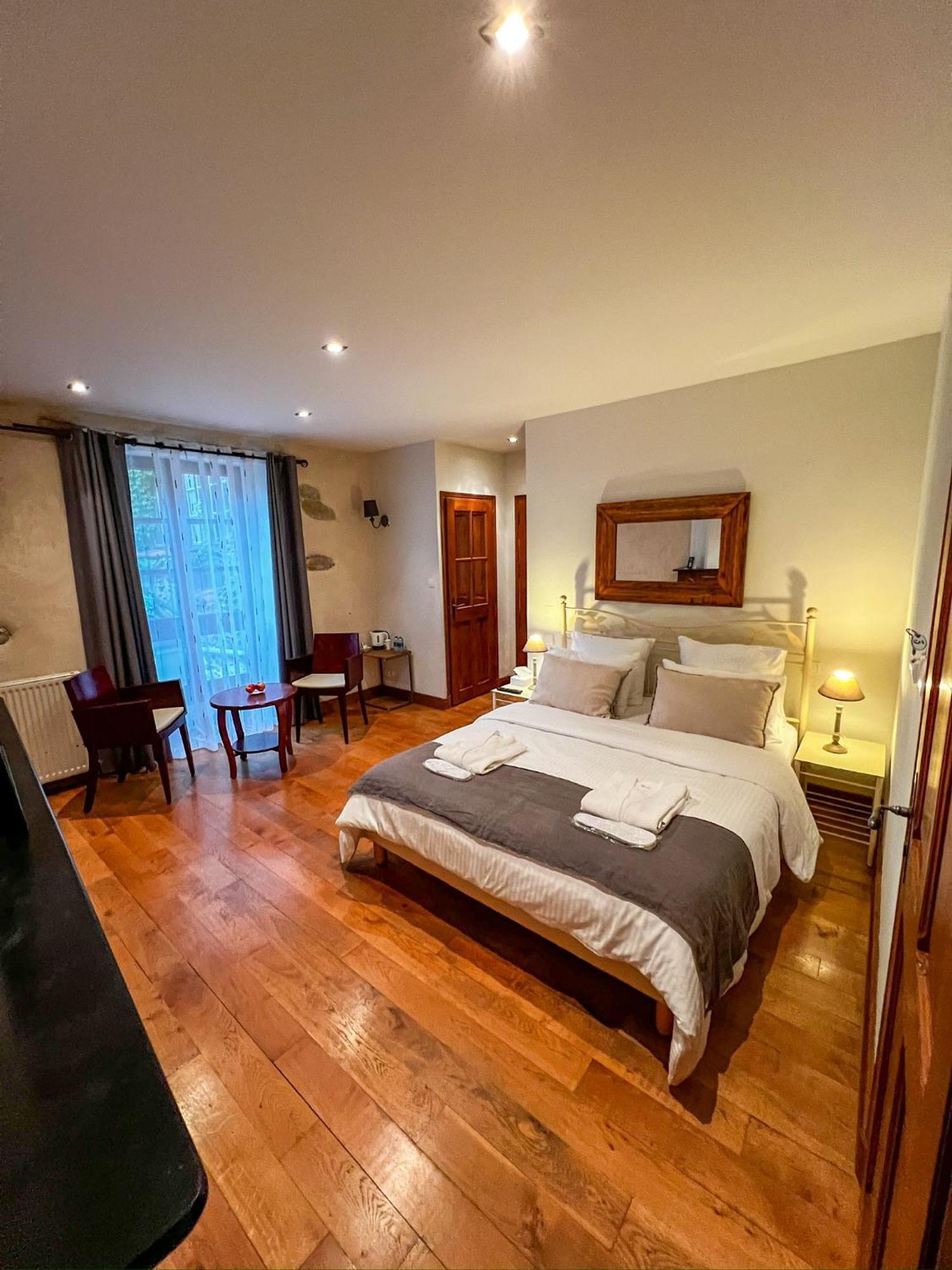 미르포아 Sci Les Remparts De Mirepoix B&B 외부 사진