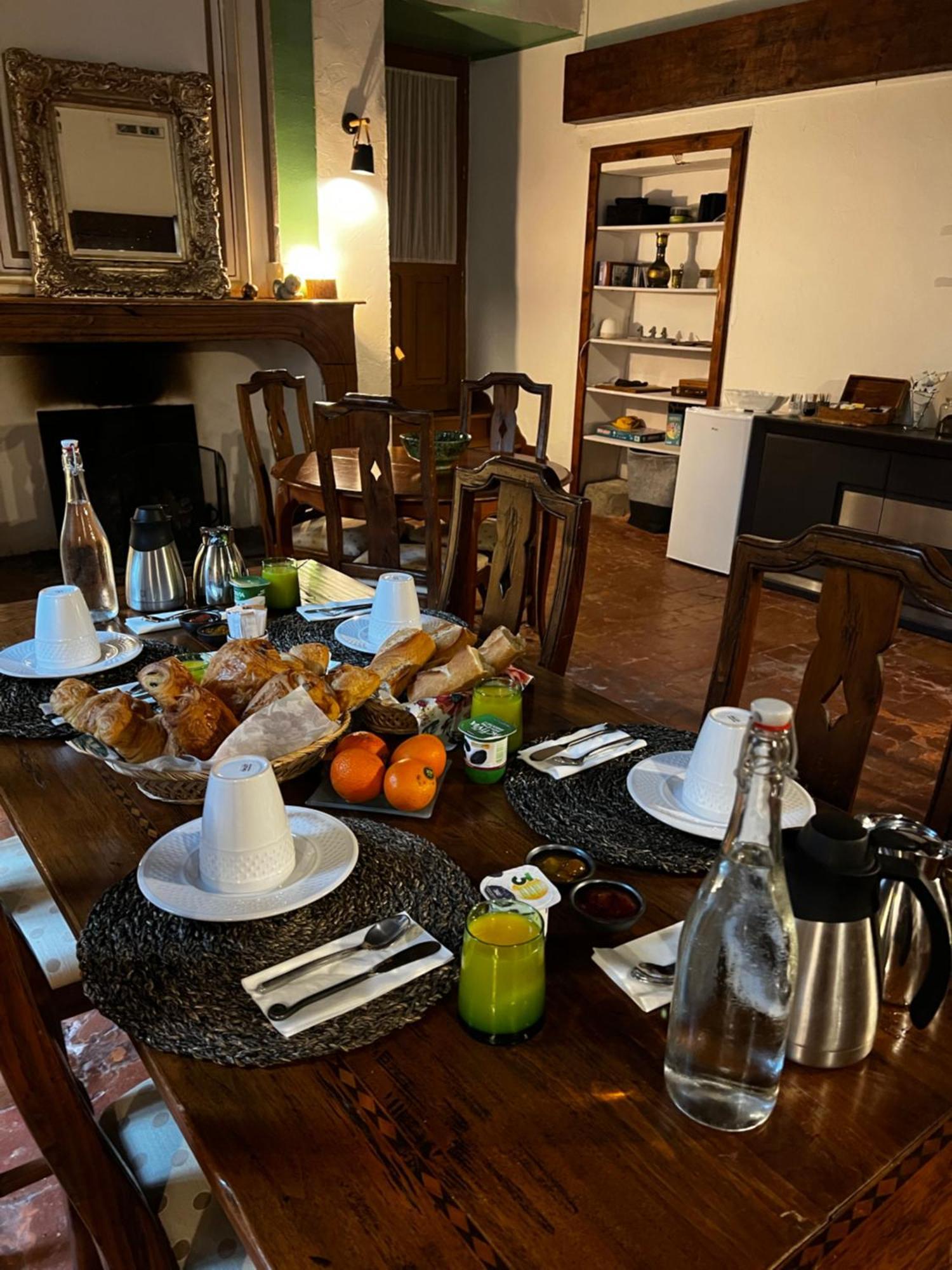 미르포아 Sci Les Remparts De Mirepoix B&B 외부 사진