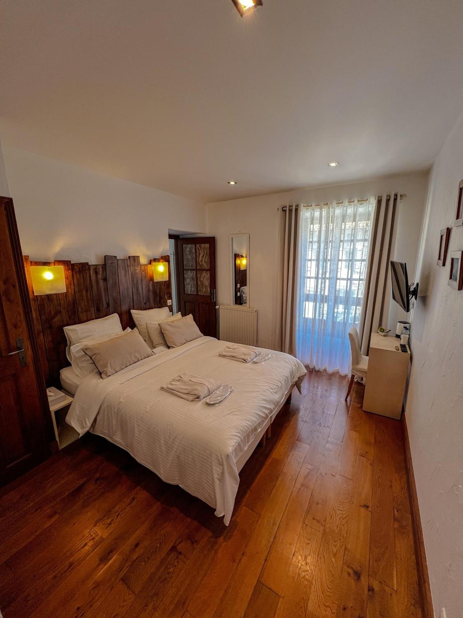미르포아 Sci Les Remparts De Mirepoix B&B 외부 사진